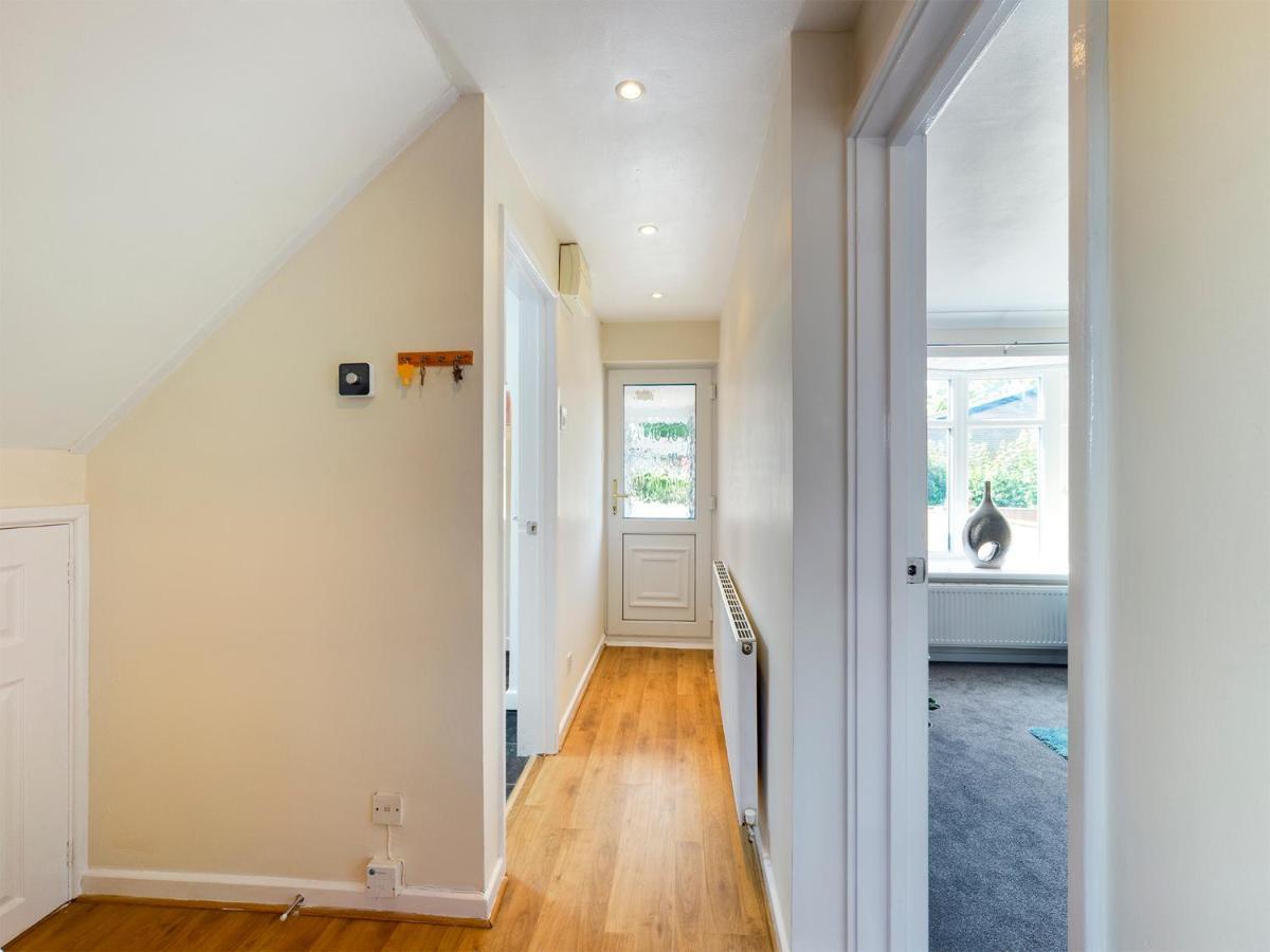 247 Serviced Accommodation In Telford- 3Br House Buitenkant foto